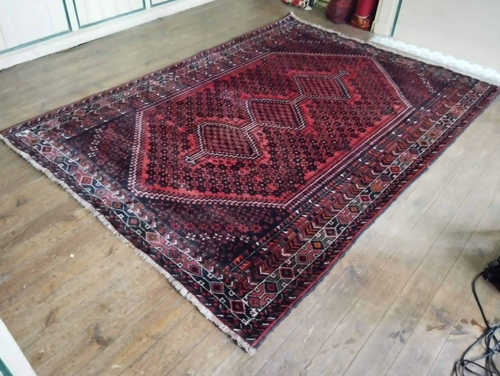 Handmade Persian Shiraz rug 280x200cm