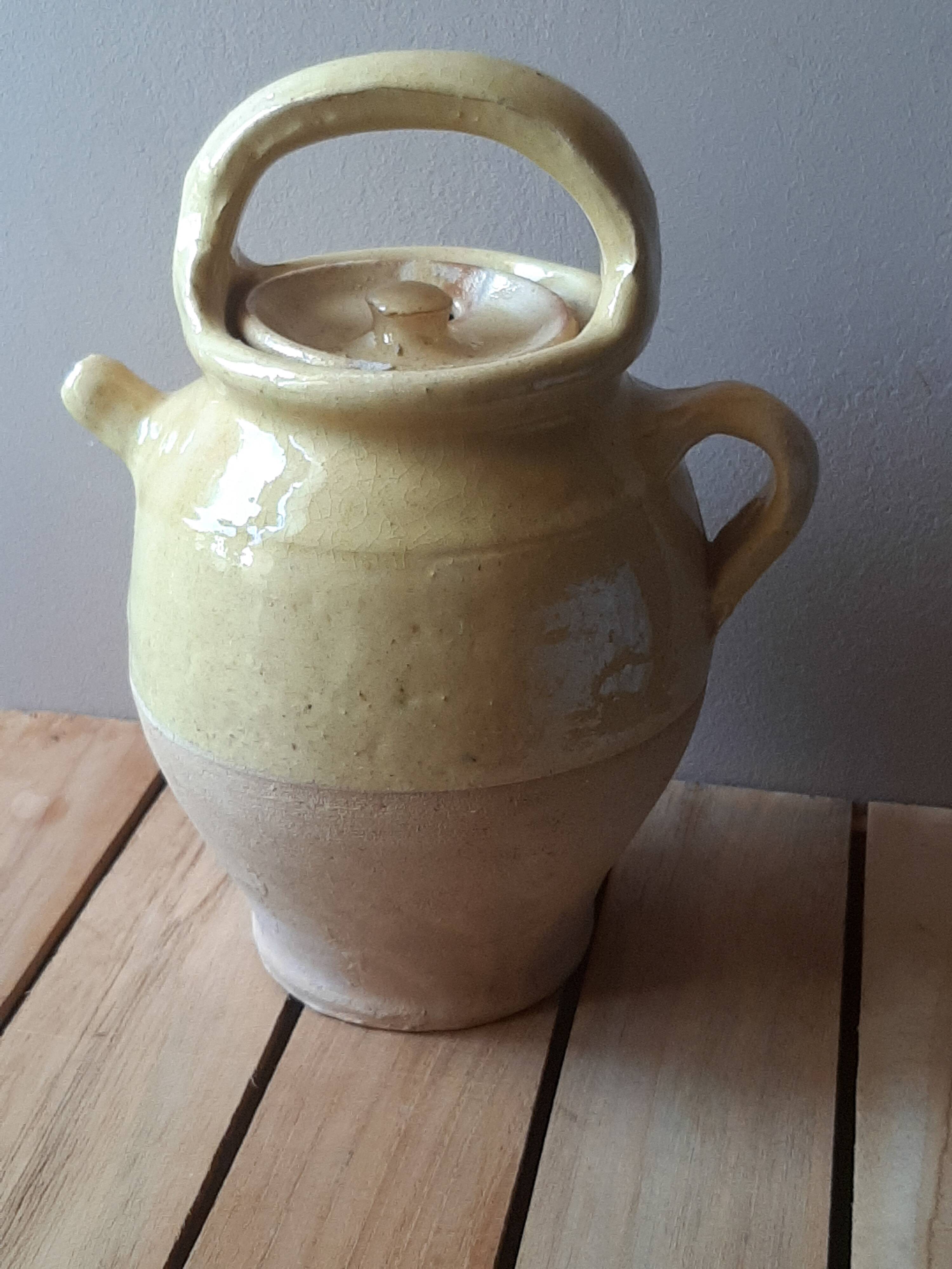 Yellow terracotta crockery