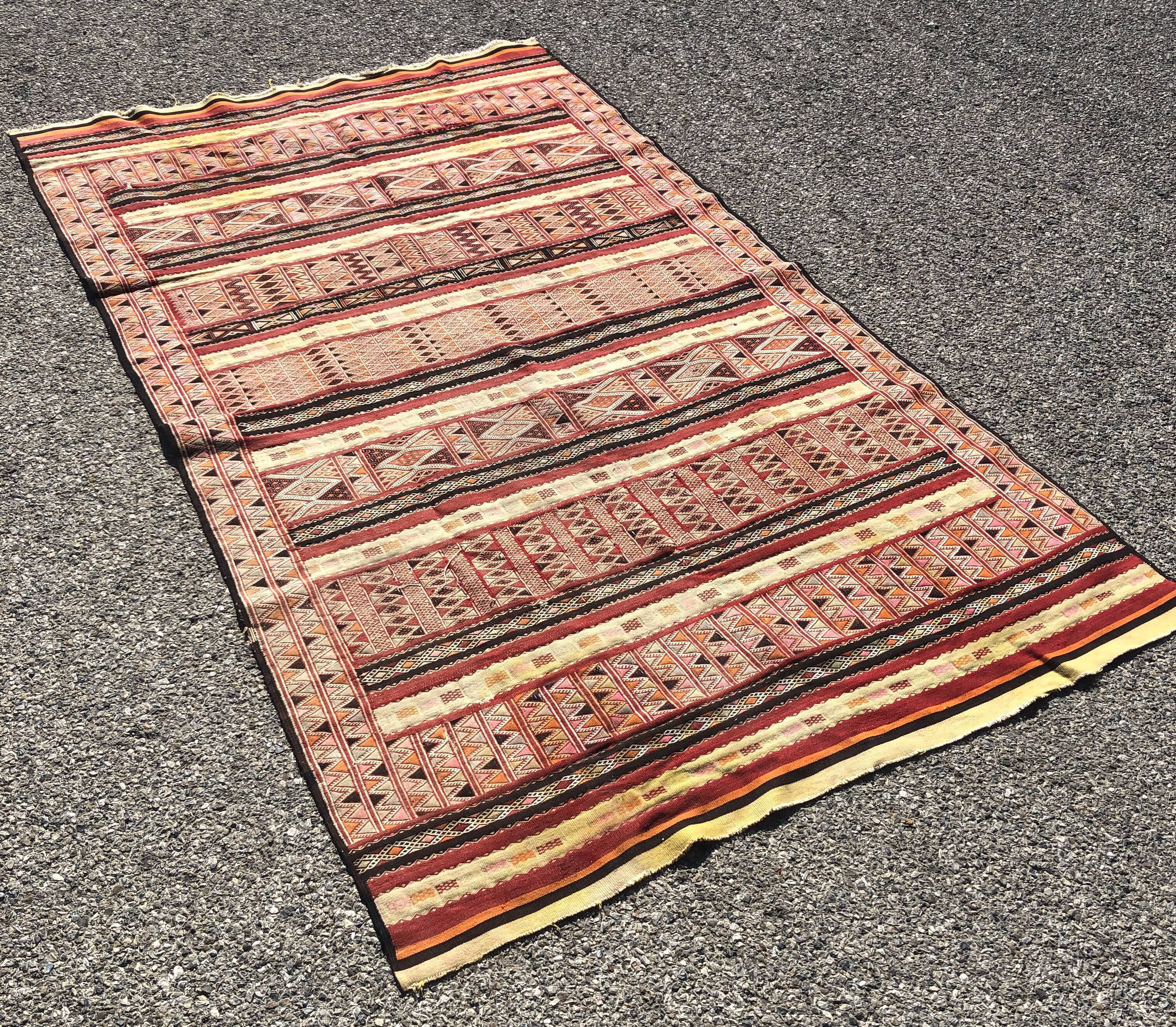 KILIM MOROCCO : 1.32 X 2.25 M
