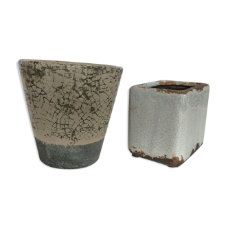 Set of two vases