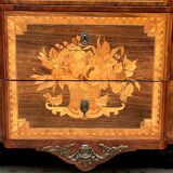 Commode de style Louis XVI