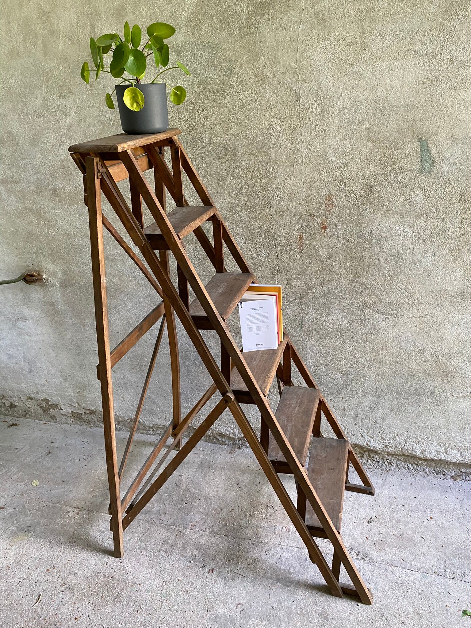 Vintage wooden painter's stepladder 6 folding steps