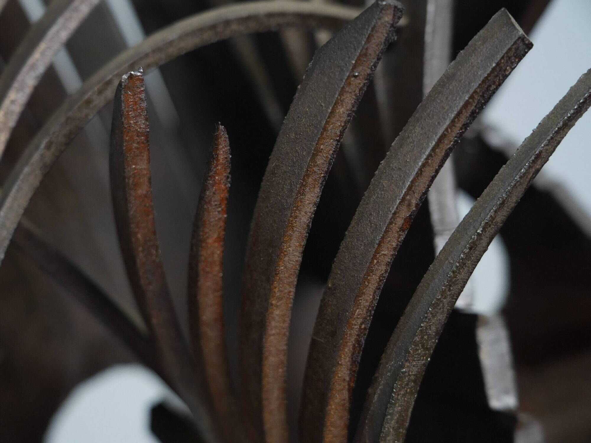 Abstract constructivist iron sculpture, signed CH, Netherlands, 1960s – I