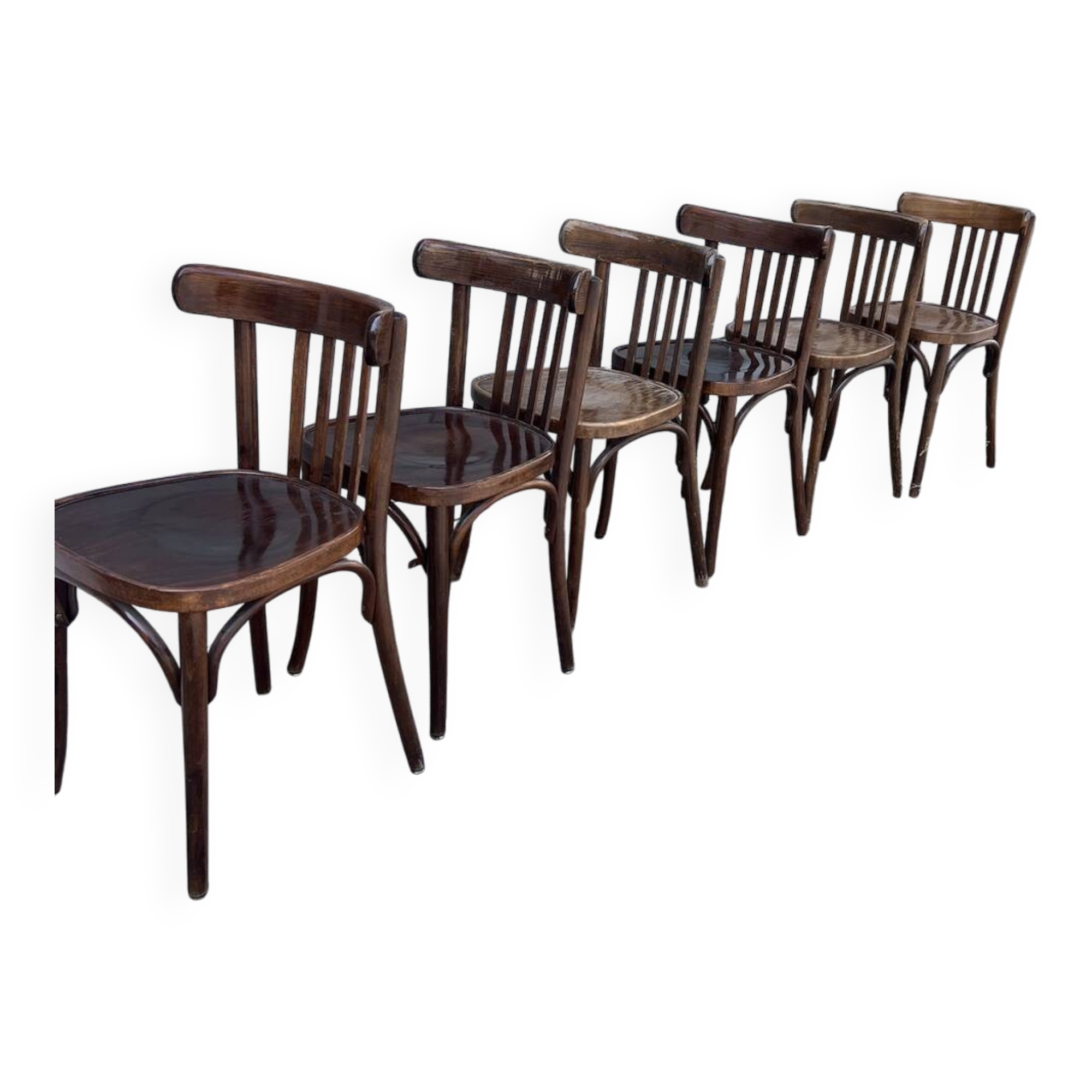 (Lot) 6 wooden bistro chairs