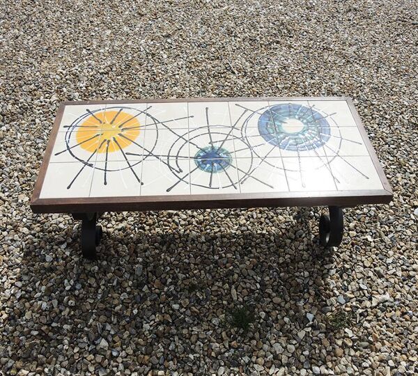 Ancienne table basse en céramique écru style Belarti