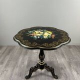 Napoleon III lacquered gueridon table with floral decoration, 19th century.