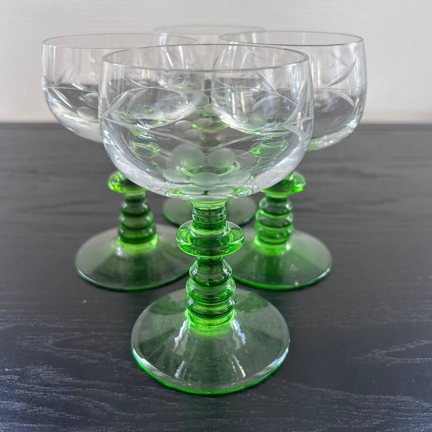 Set of 4 engraved white wines