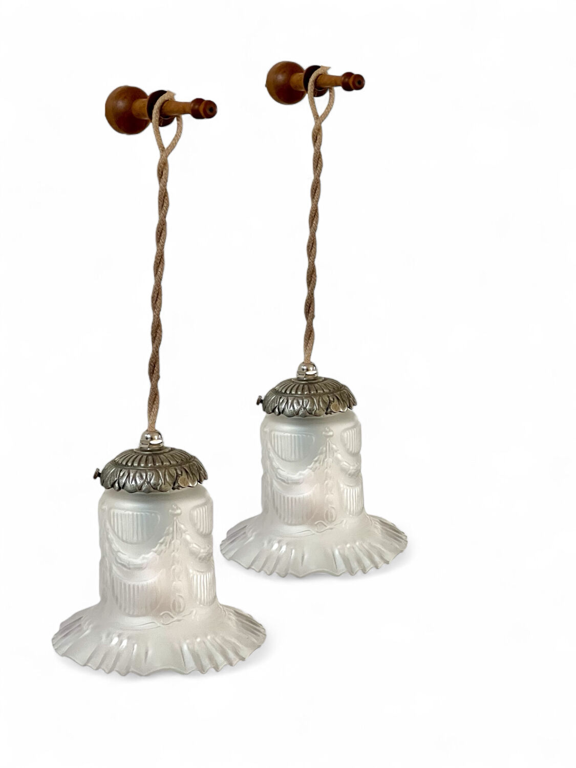 Pair of Art Deco lamps with boxwood hooks