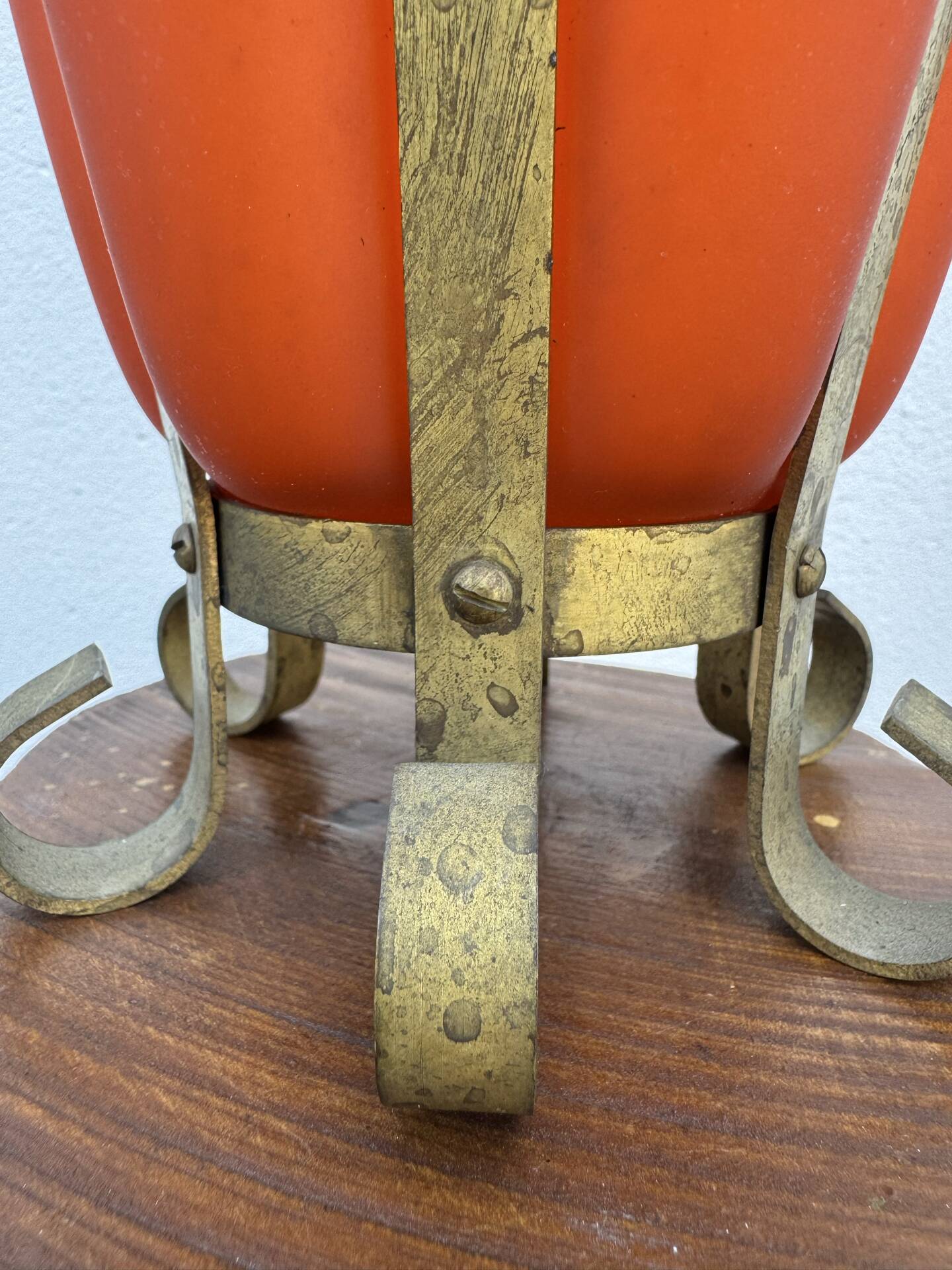 Vase à monture pâte de verre laiton années 60