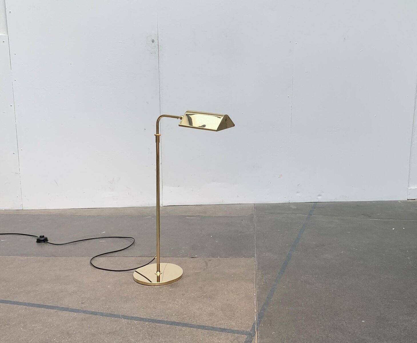 German Vintage Floor Lamp in Hollywood Regency Style in Brass by Florian Schulz