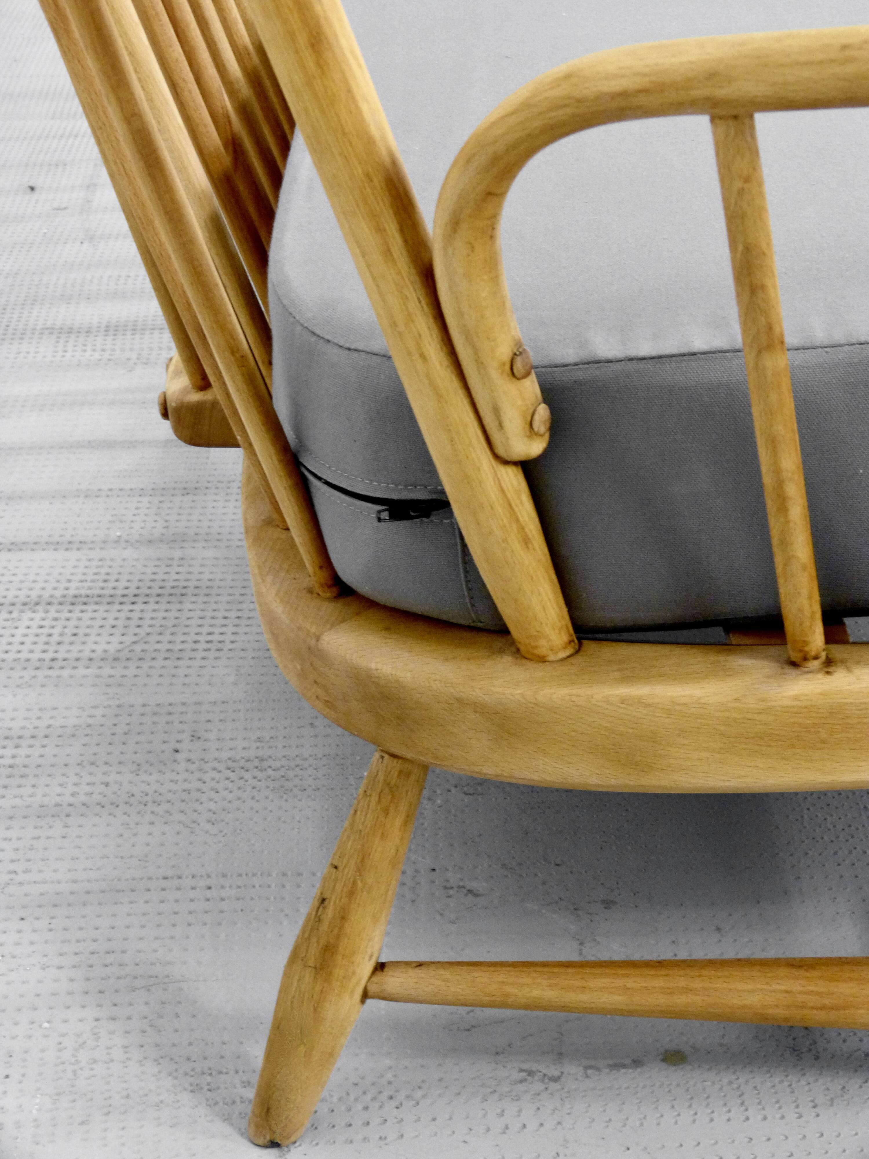 Mid-Century Modern Windsor Three-Seater Sofa by Lucian Ercolani for Ercol
