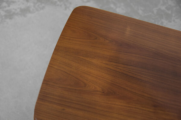 Table basse basse en bois de cerisier, années 1950