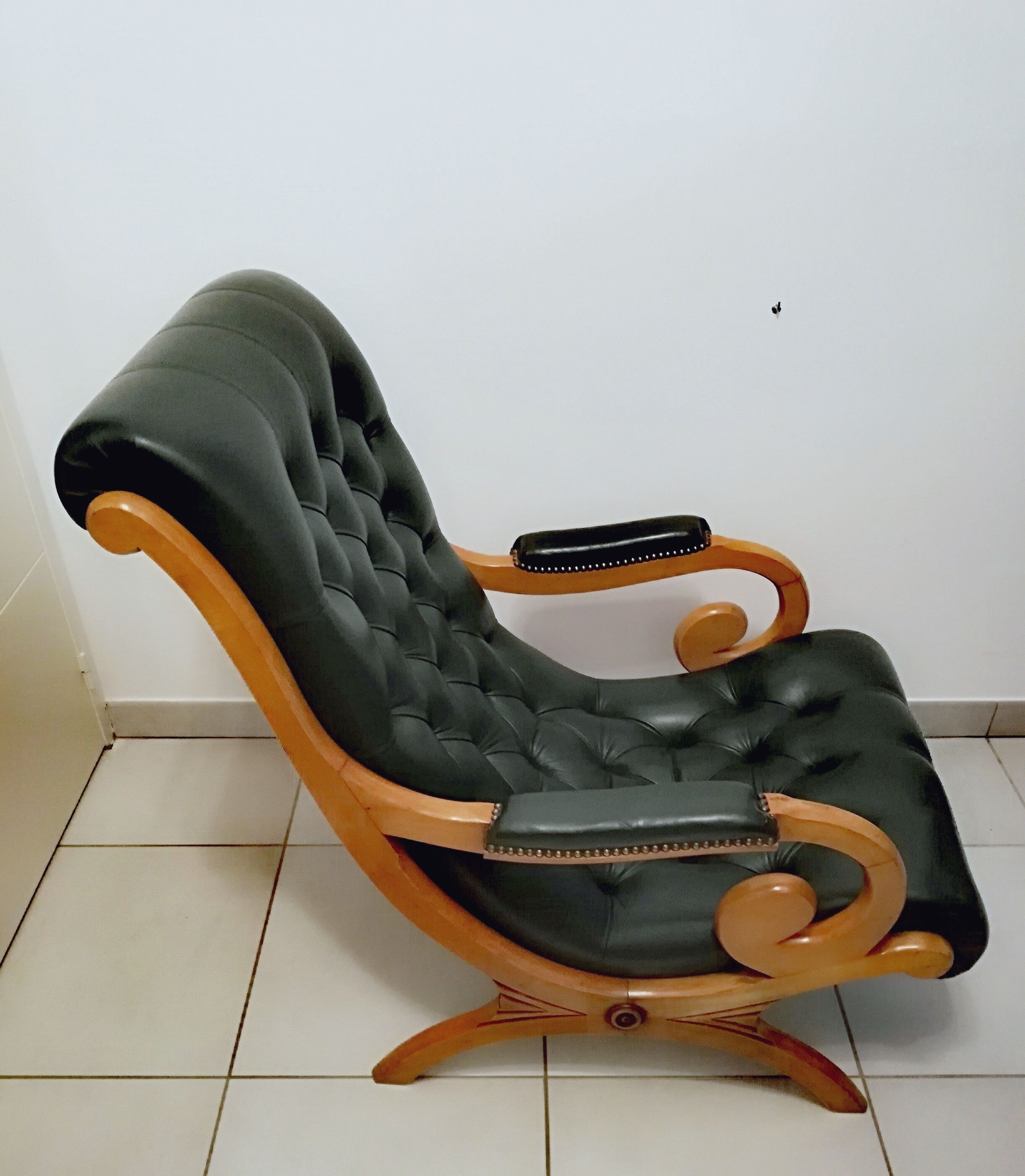 Chesterfield model Victoria chair in dark green leather