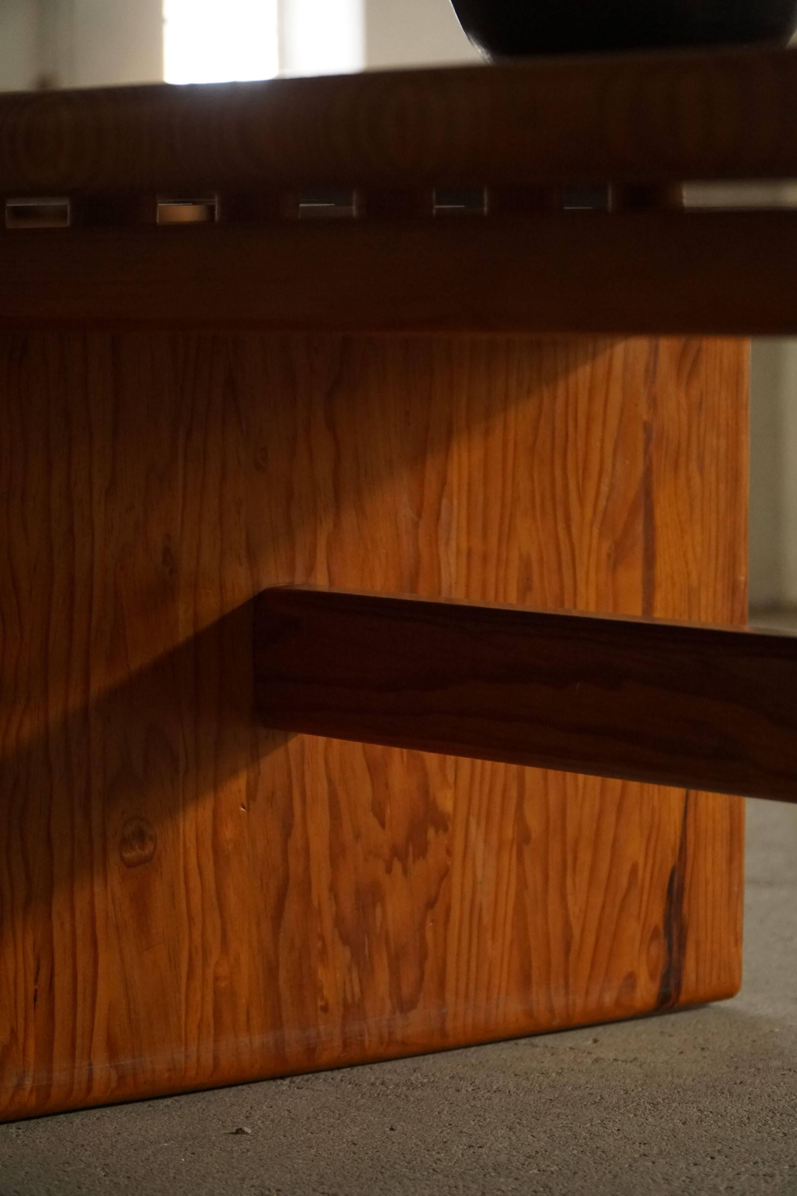 Large rectangular coffee table in solid pine from the mid-century, Danish modern, 1960s.