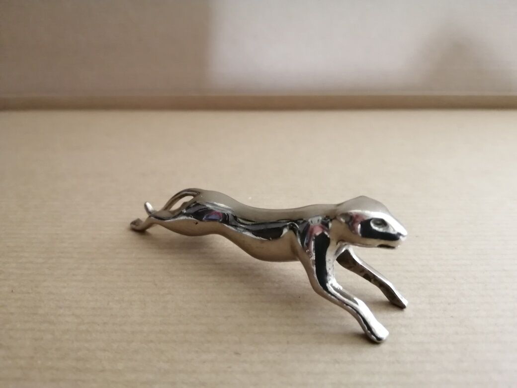 7 silver metal knife holders