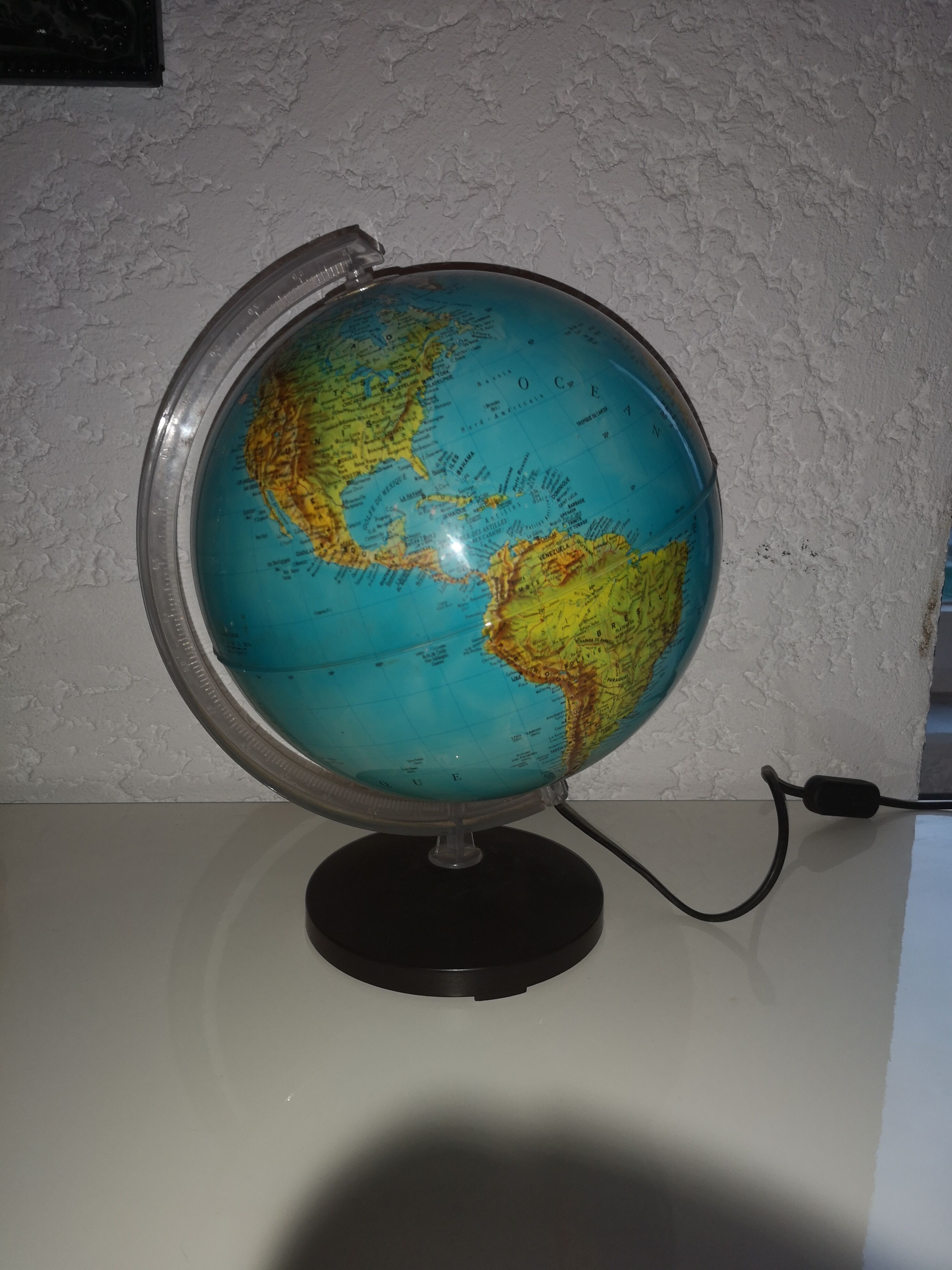 Lampe globe terrestre Jacqueline Levi Spivakoff