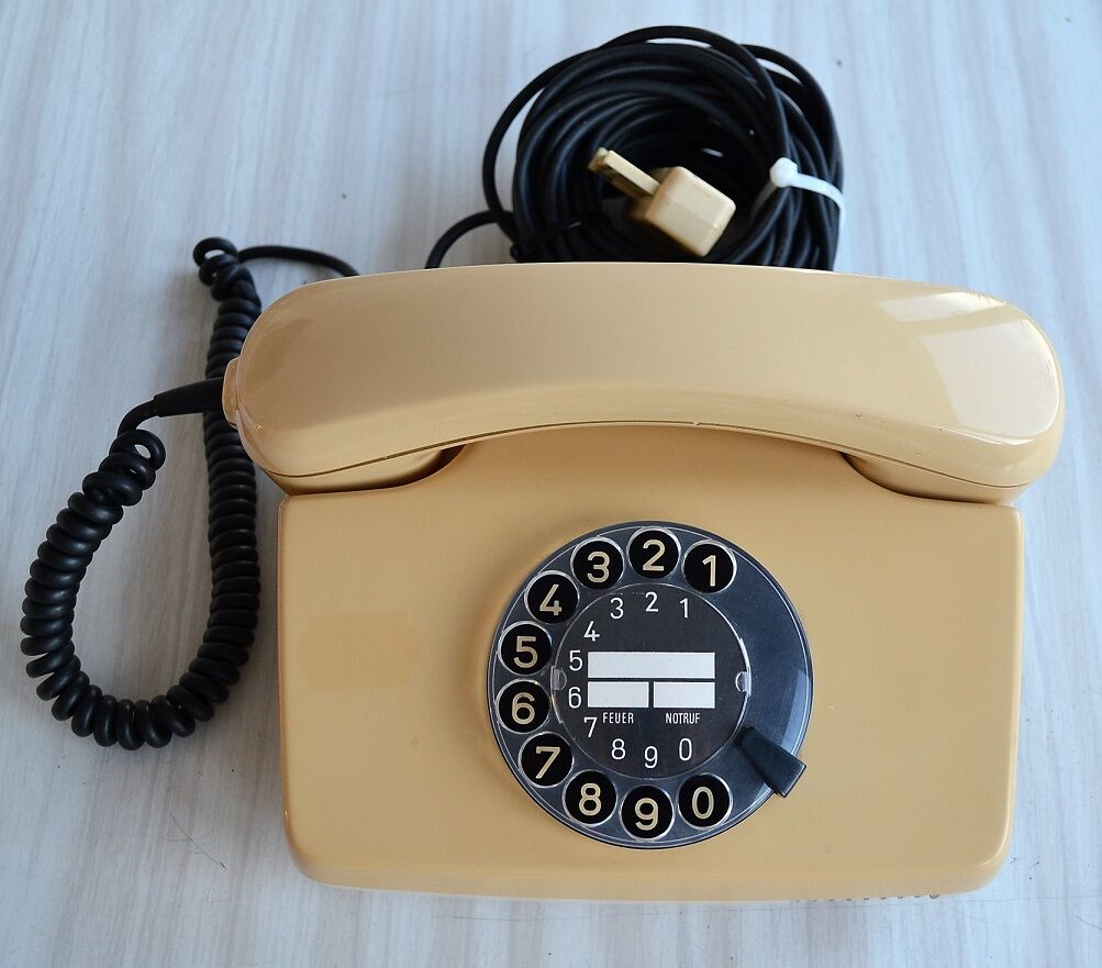 German phone with vintage dial of the 80s