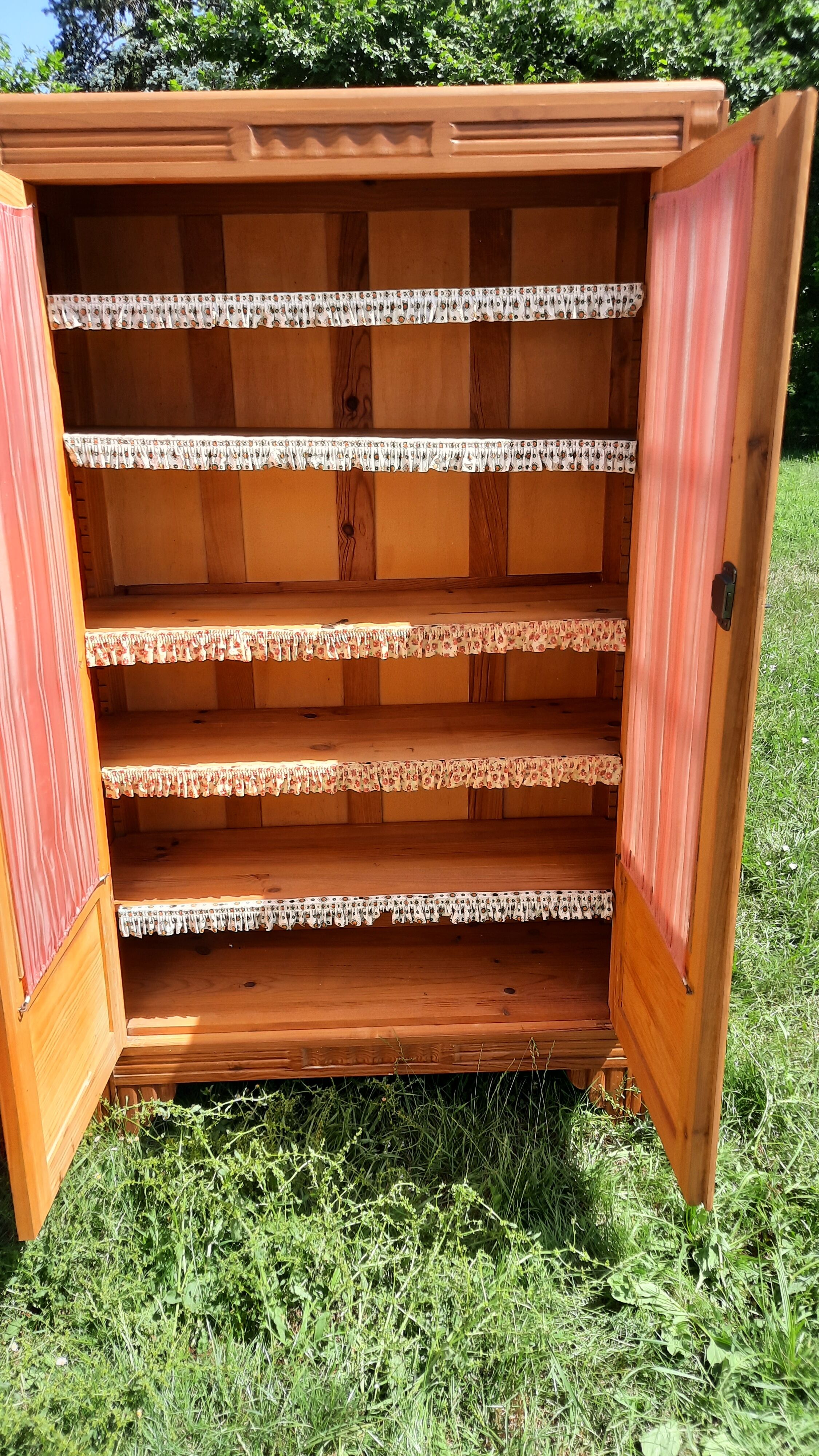 Art Deco style showcase