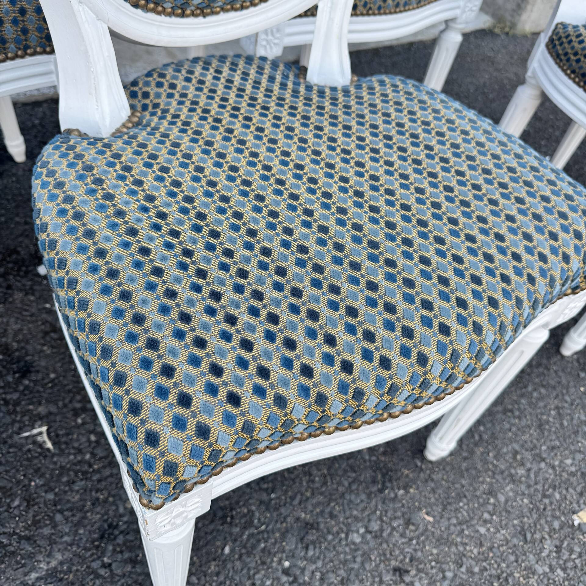 Set of 6 Louis XVI style Medallion chairs