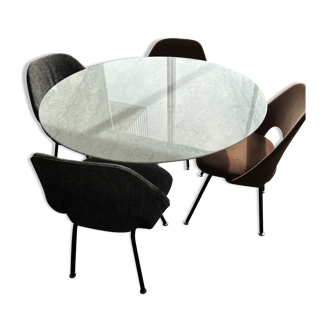 Knoll marble table and chair set by Eero Saarinen