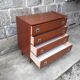 Commode vintage pieds fuseaux