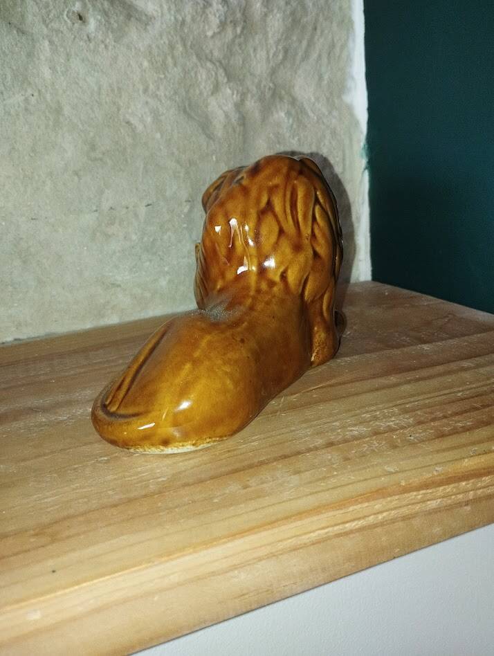 Ceramic lion – Vintage cigarette holder – 1950s–60s