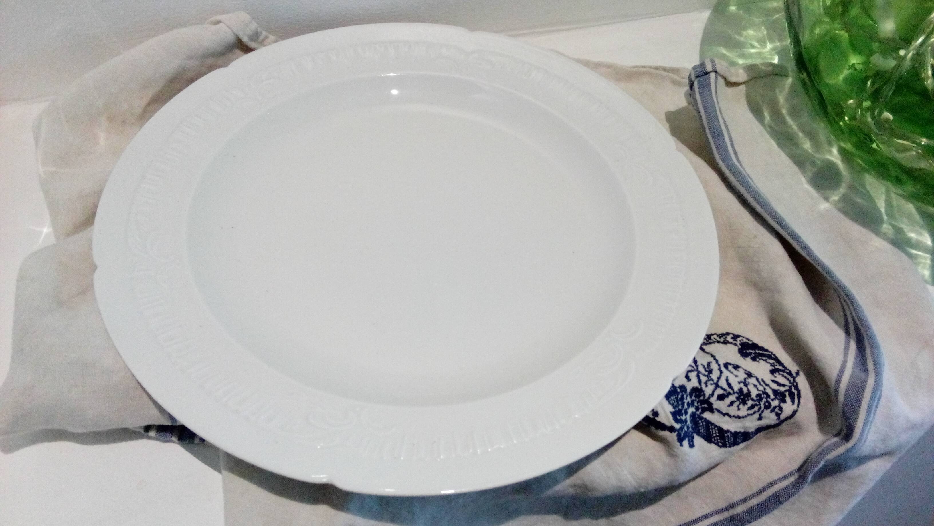 Round white porcelain dish