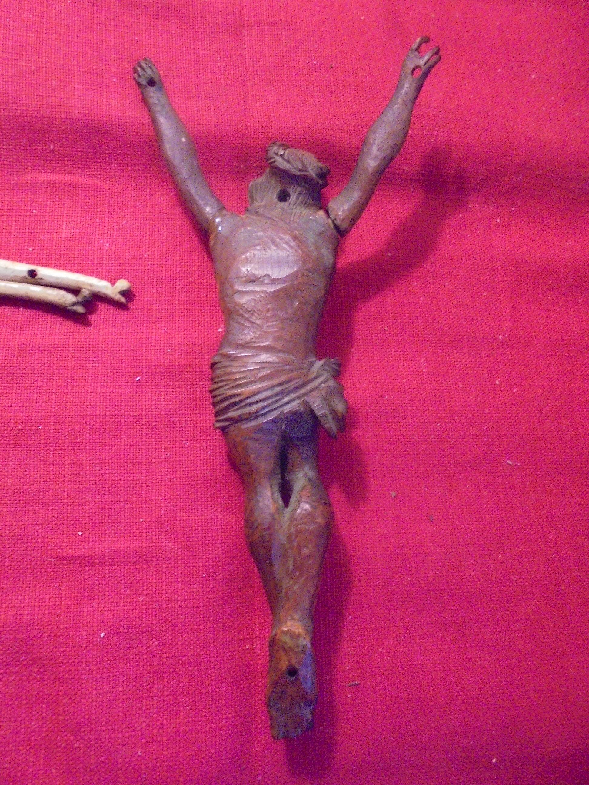 Dieppe bone crucifix xvii/ xviii