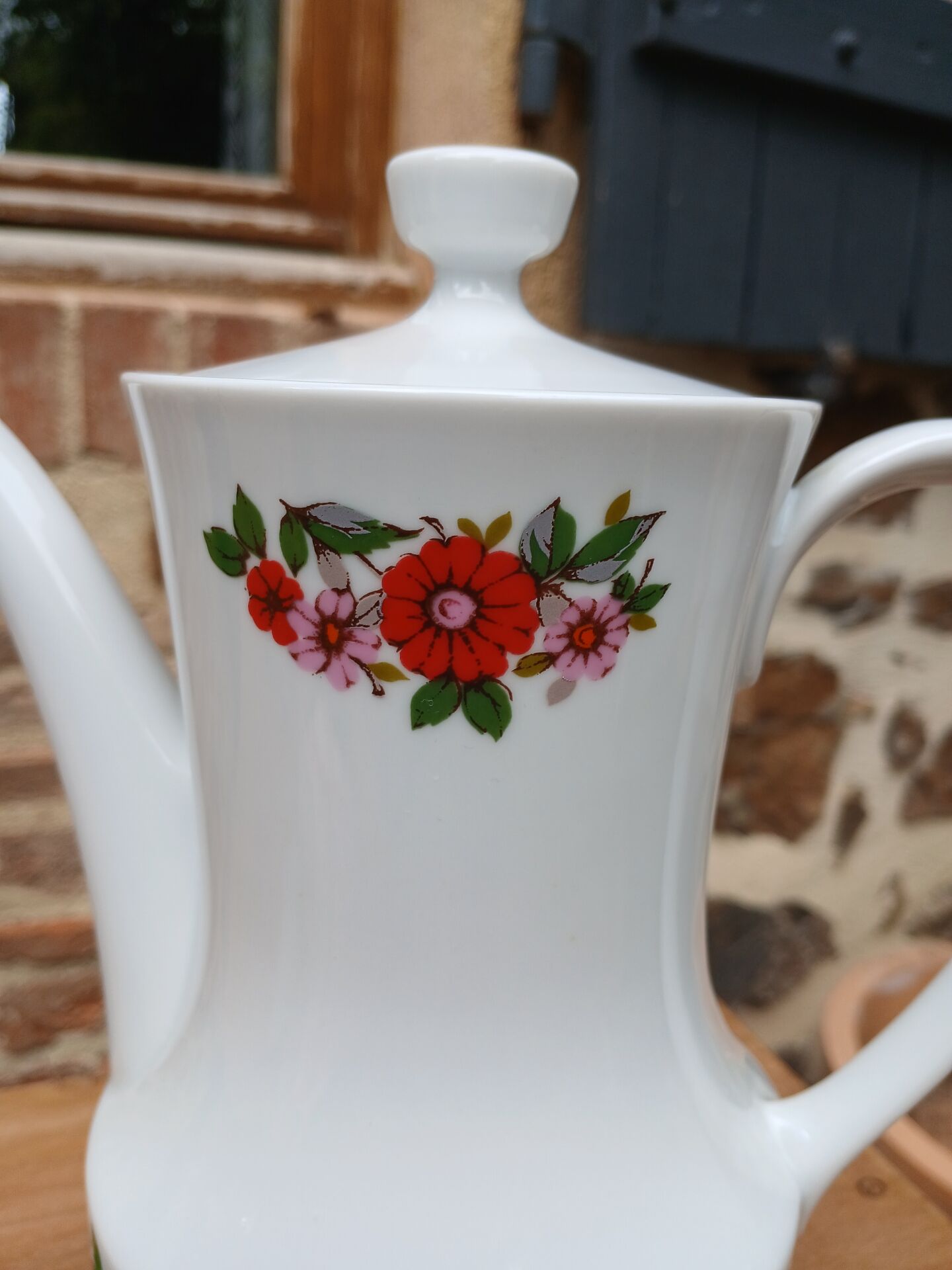Antique porcelain coffee/tea pot