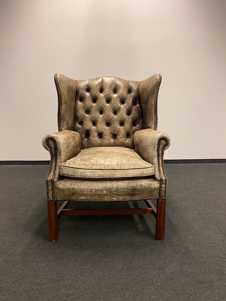 Xixth century  english georgian cigar leather wingback library chairs