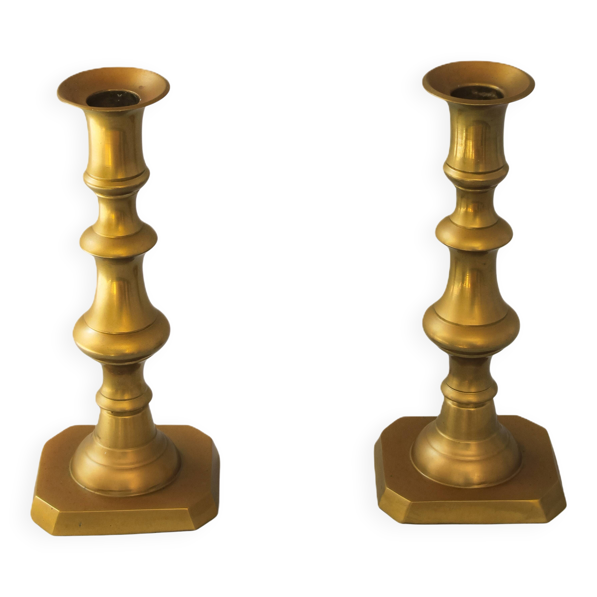 Pair of original vintage candelabros from bronce. Antiguos portavelas.