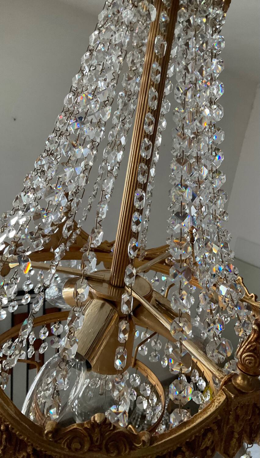 Lustre cascade en bronze et pampilles de cristal