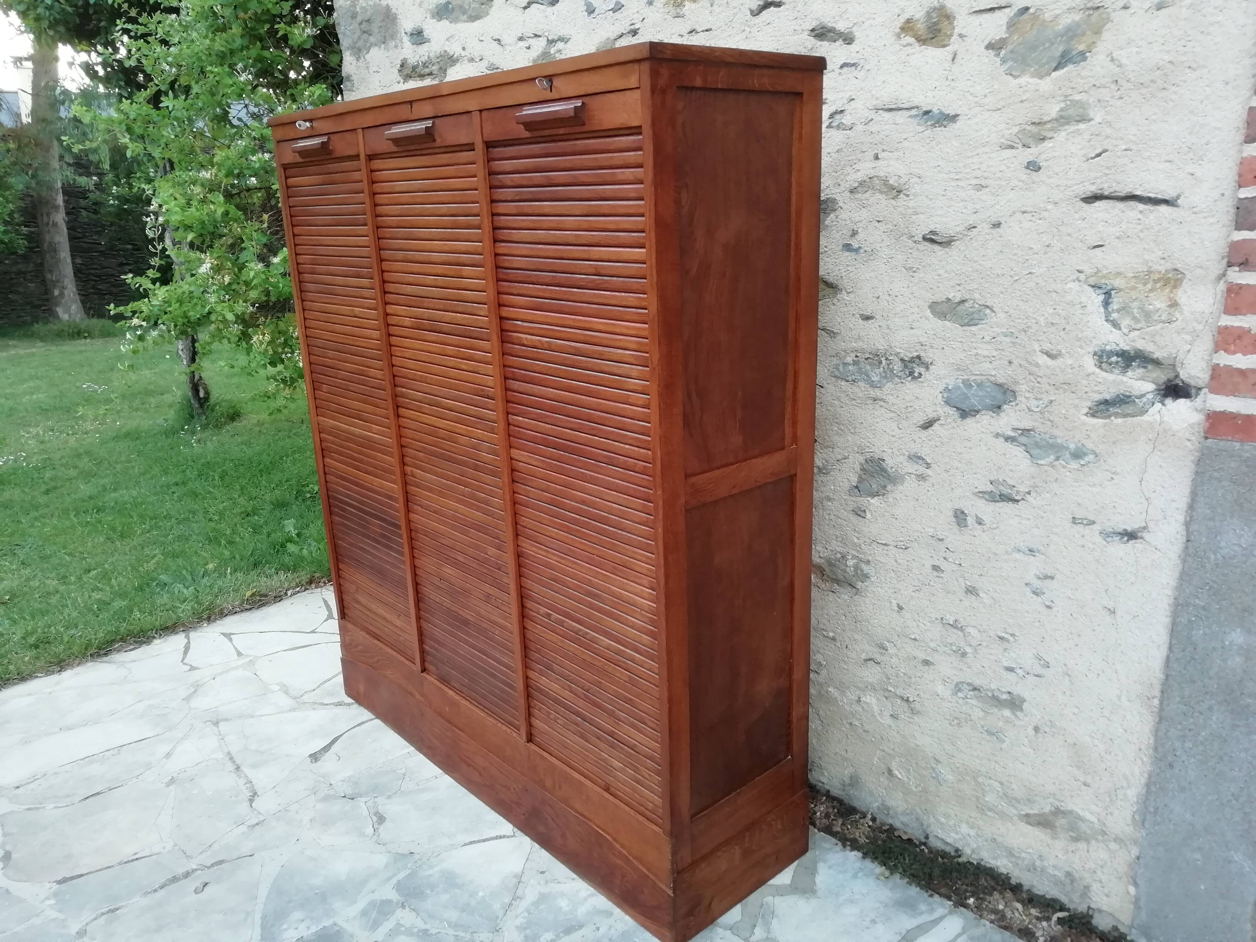 Curtain clssor 3 doors