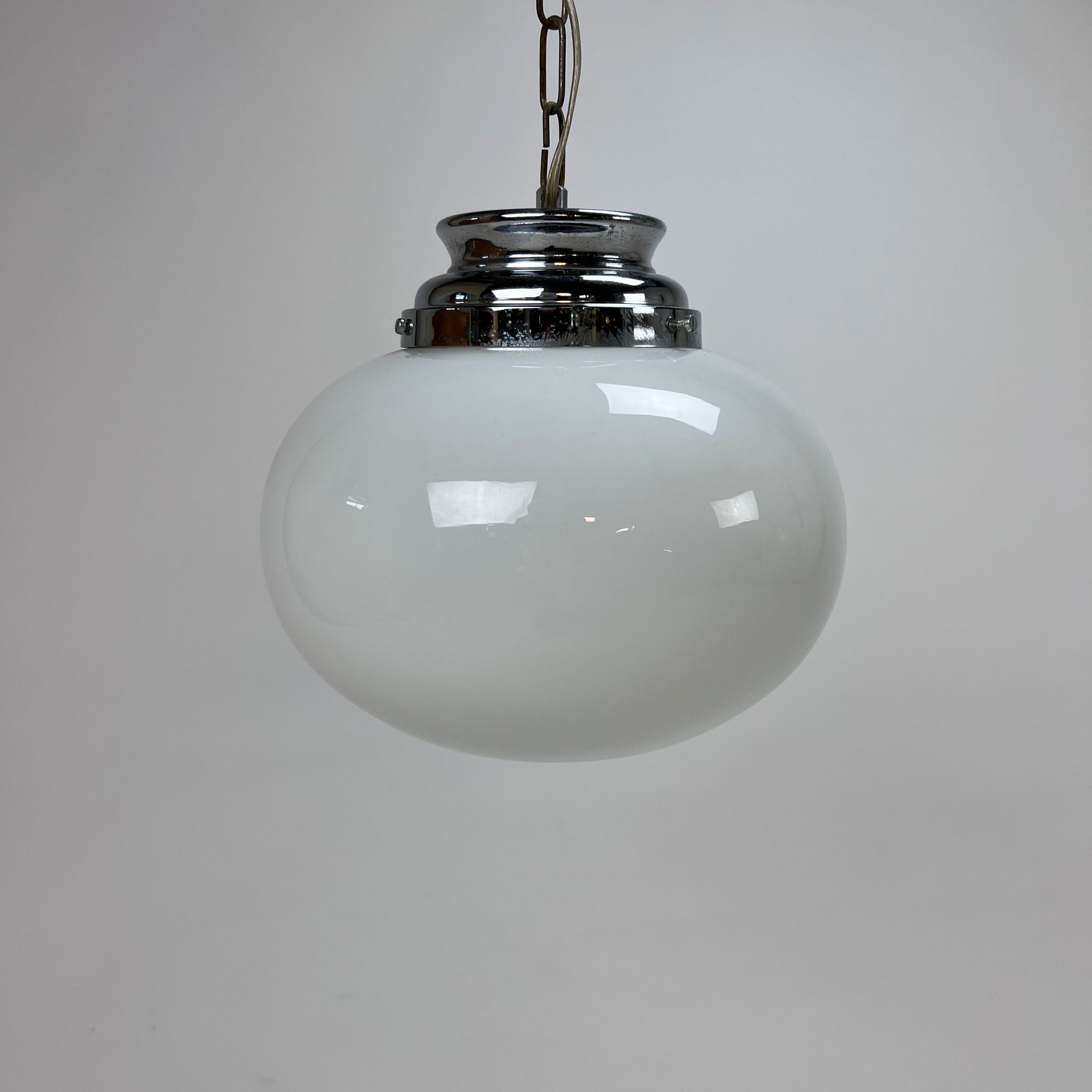 Pendentif ovale italien en opaline du milieu du siècle, années 1960