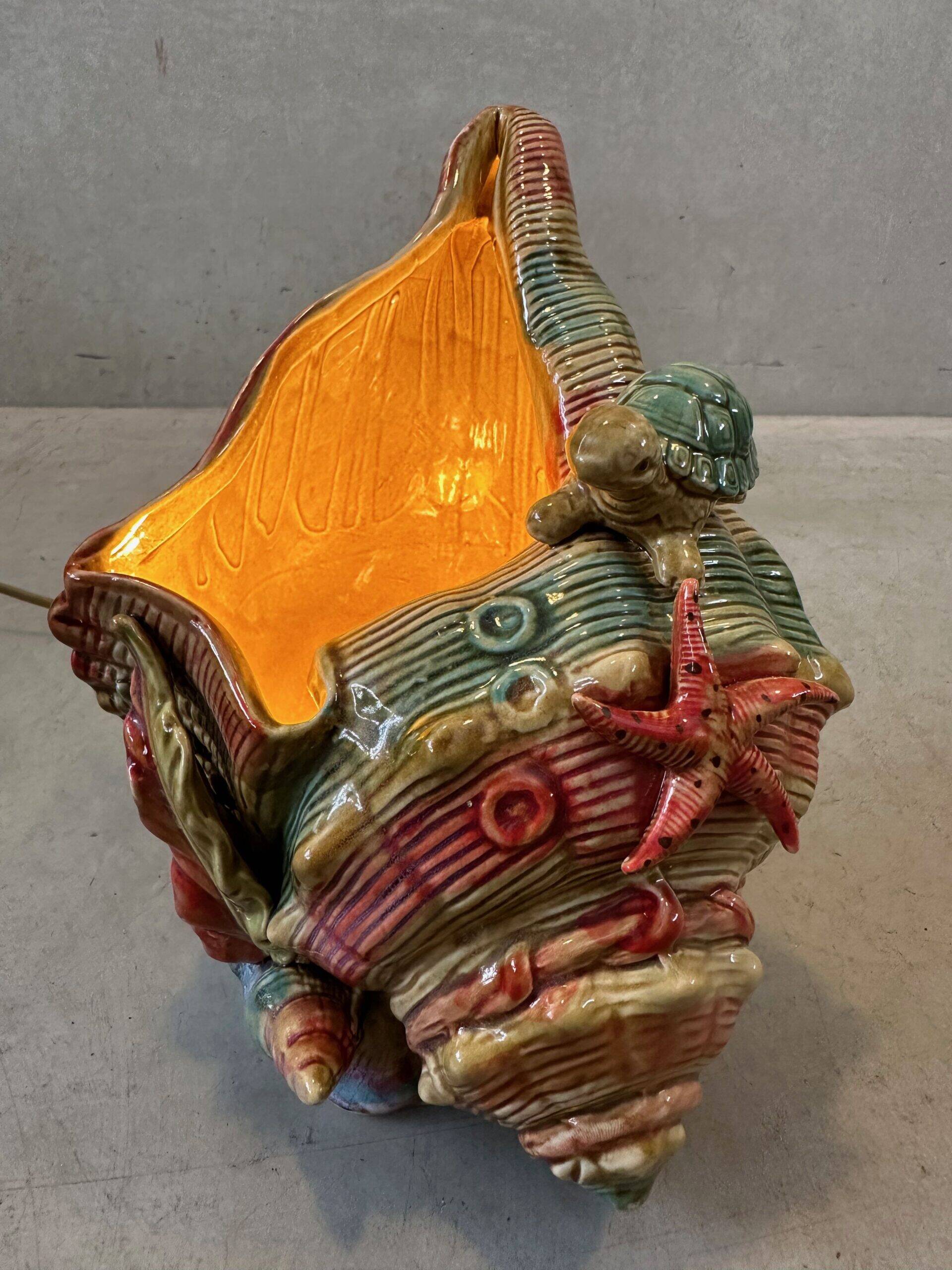 Vintage 'scene' lamp – ceramic