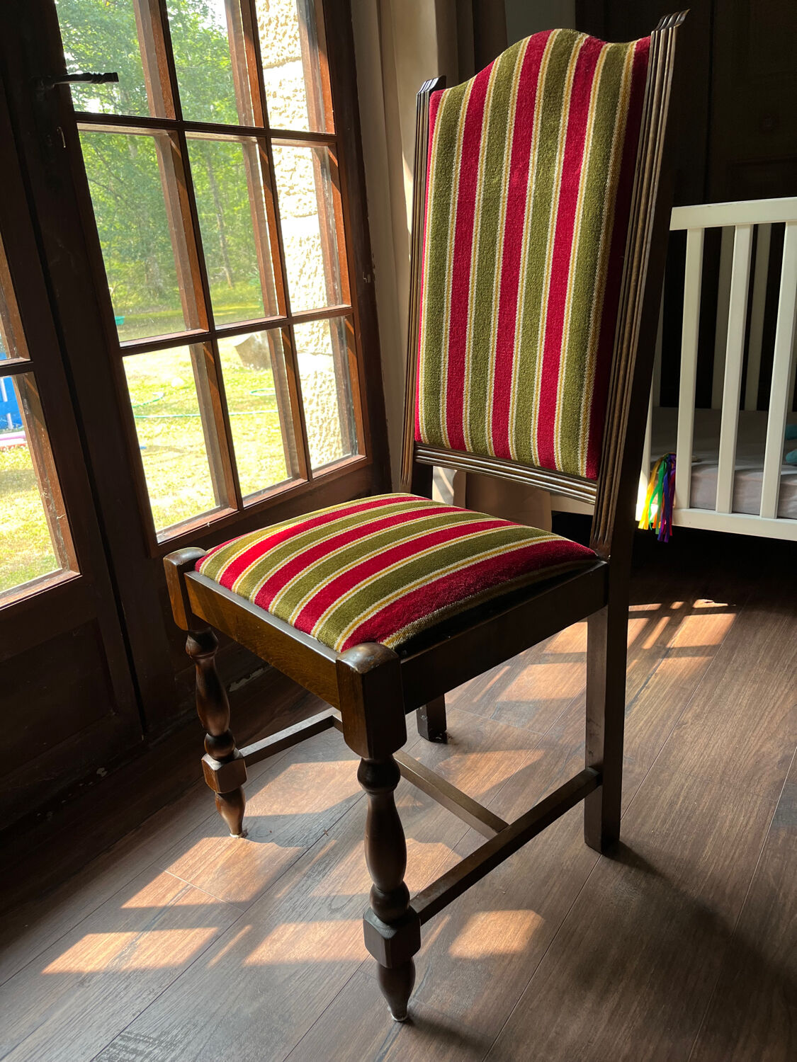 Duo de chaises tapissées style Louis XIII