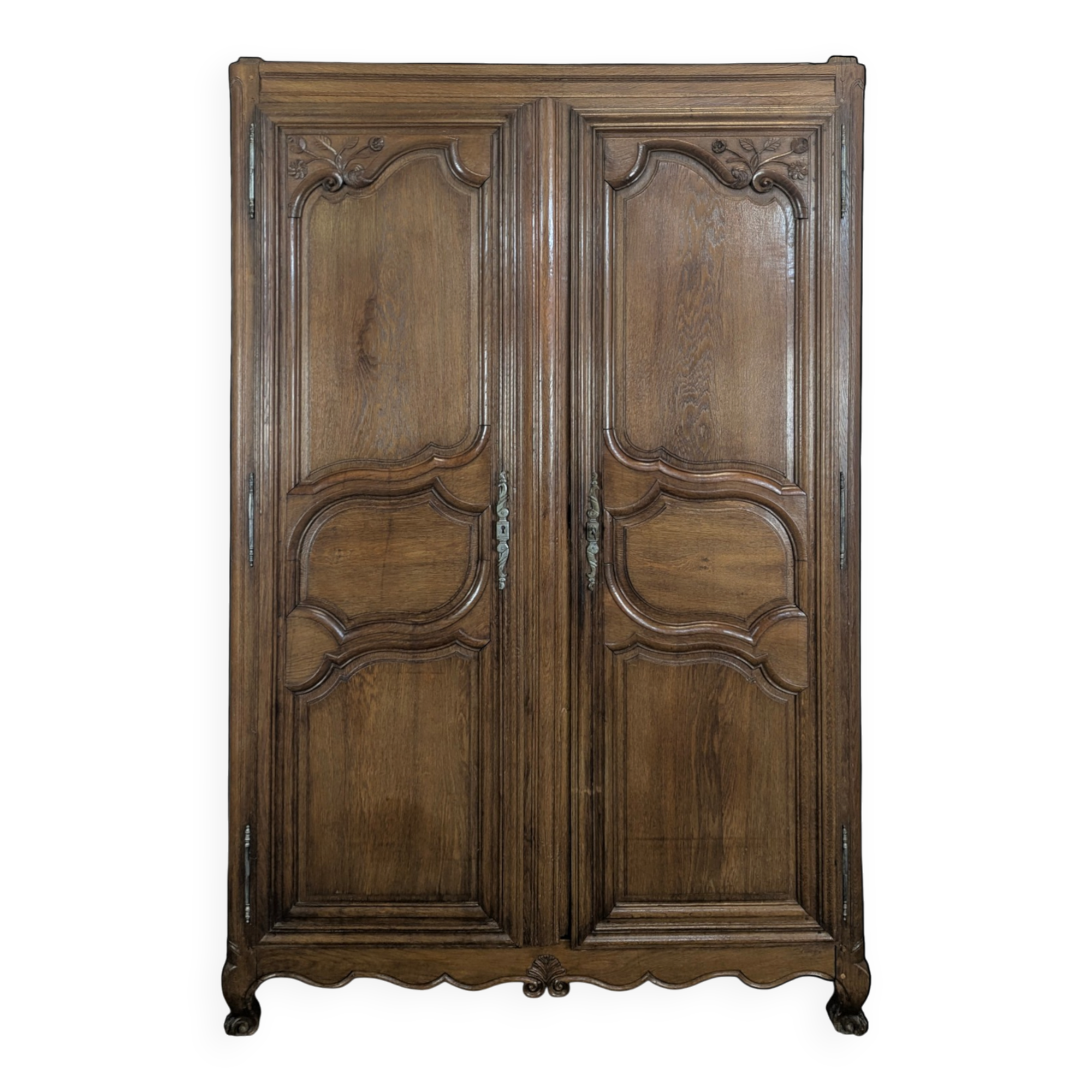 Solid oak wardrobe in Louis XV style