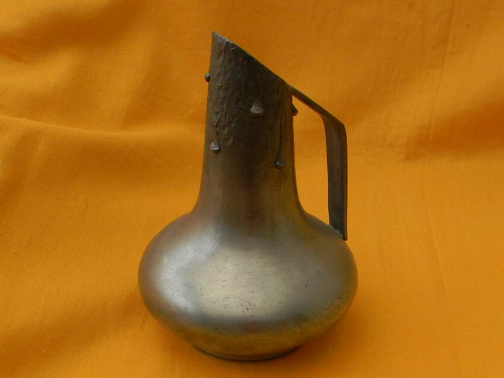 Small art deco pewter vase signed peltro.