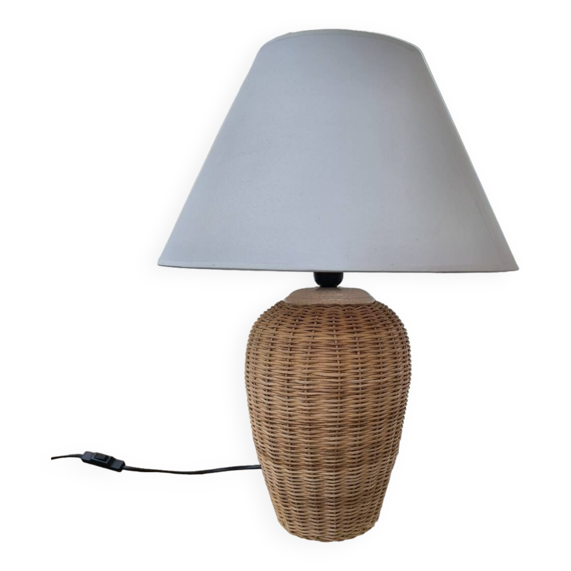 Wicker table lamp