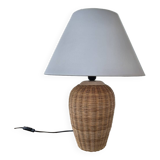 Wicker table lamp