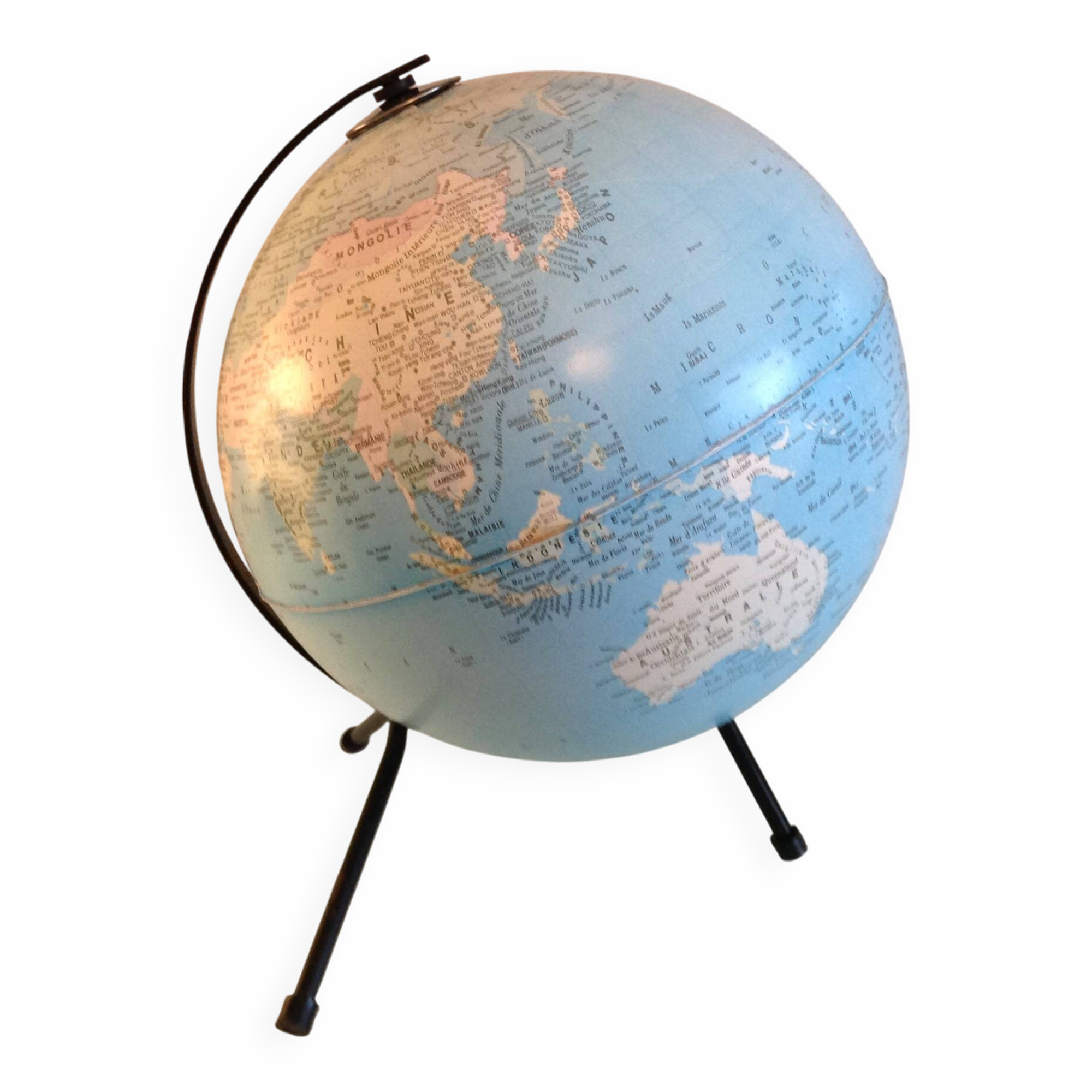 Globe terrestre Girard et Barrère sur pied tripode, années 50-60