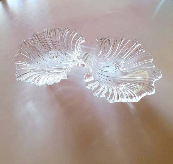 Seashell-shaped glass appetizer bowl, 1970