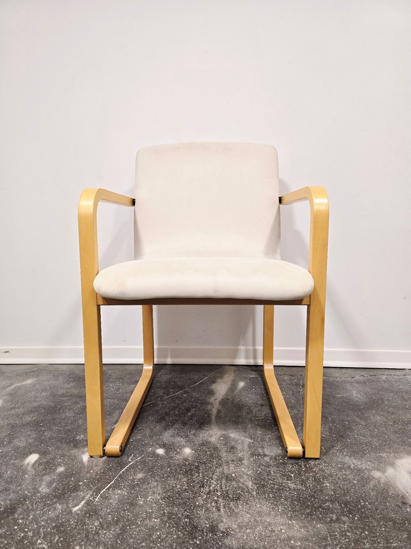 Fauteuil par Branko Uršič en bois cintré