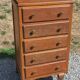 Vintage oak chest of drawers with 5 drawers from the 1950s.