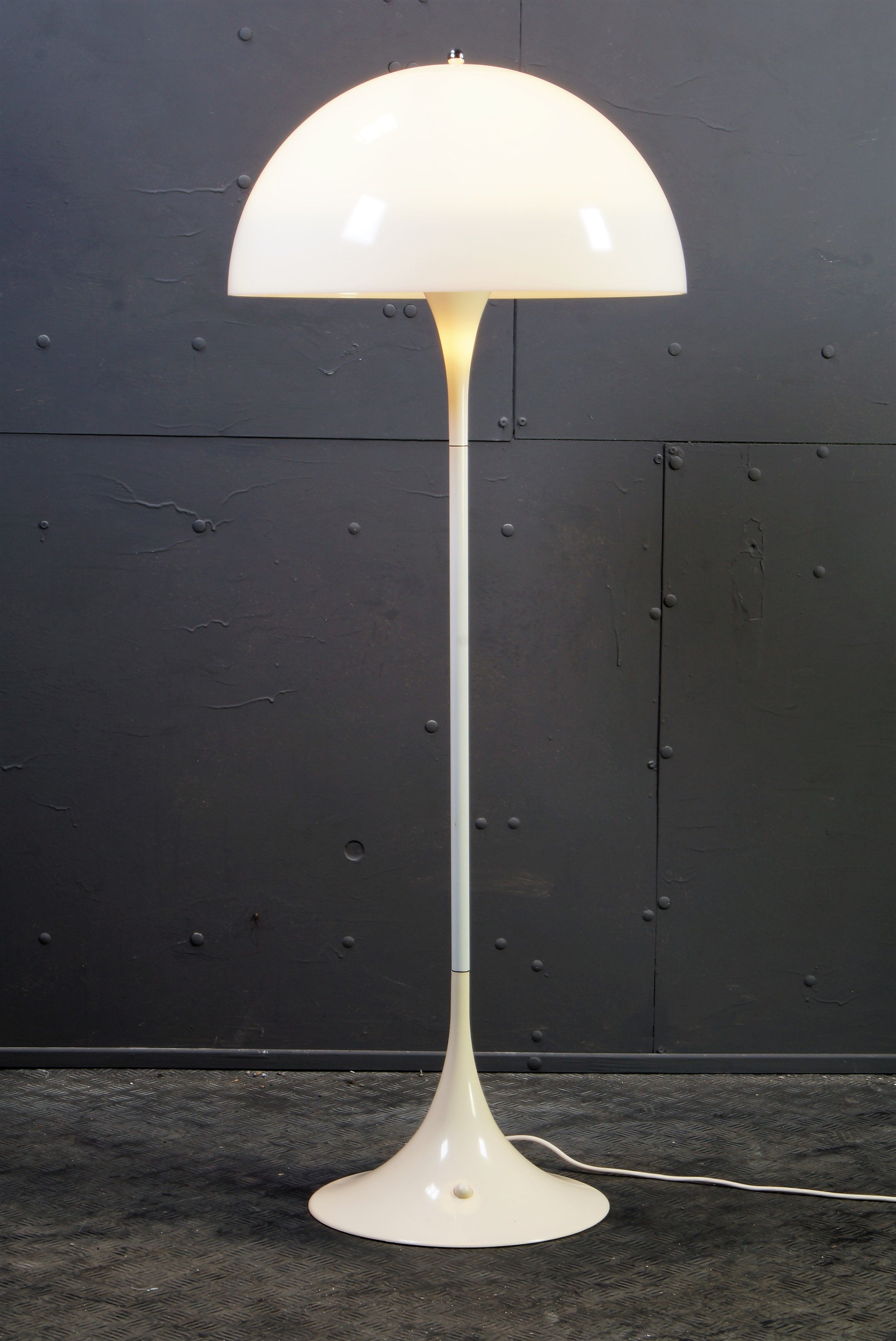 Phantella floorlamp - Verner Panton for Louis Poulsen