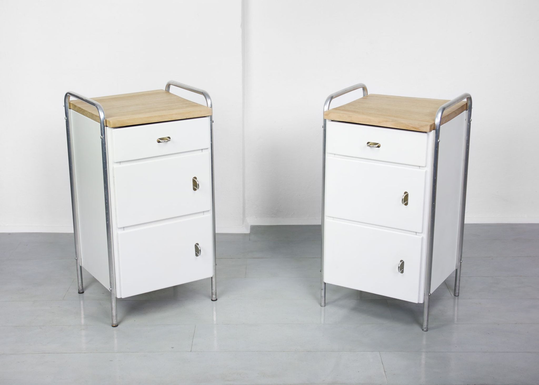 Cabinet industriel du milieu du siècle