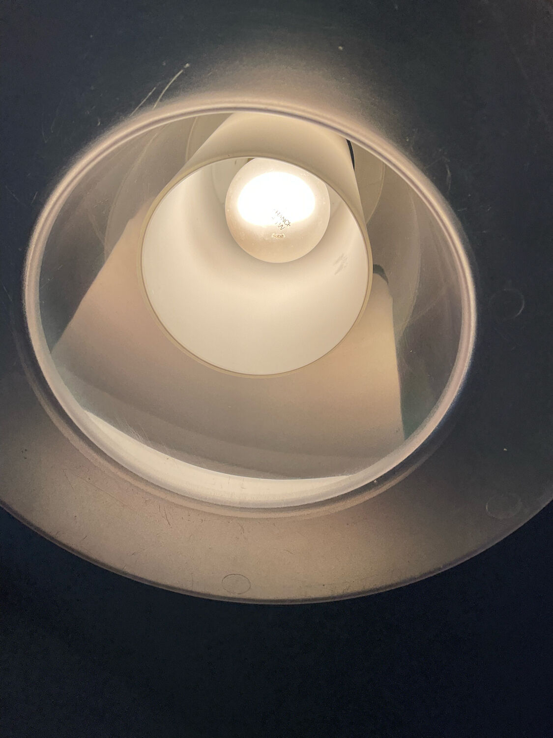 Suspension vintage en opaline et plexiglas