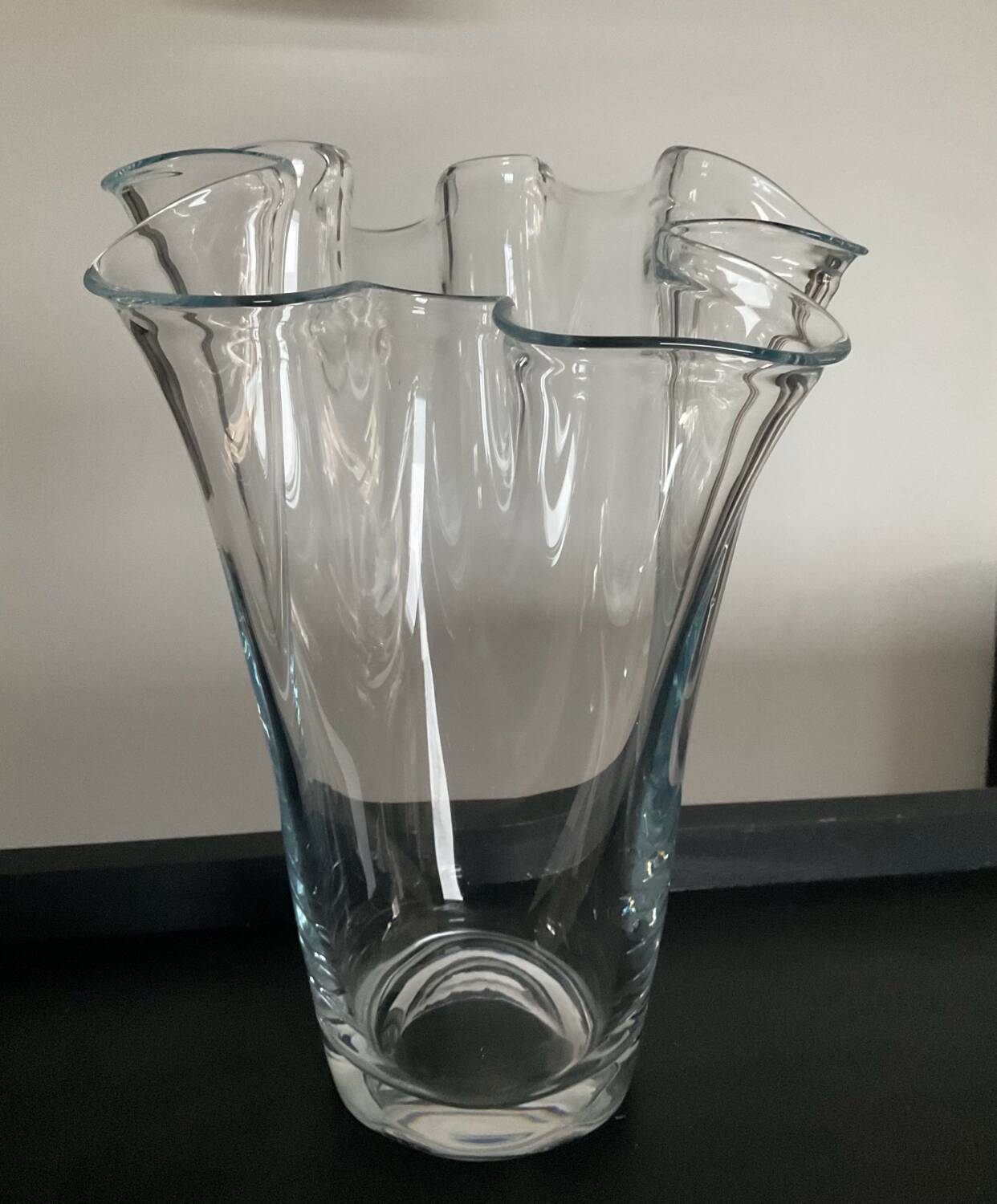 Vase mouchoir vintage en verre soufflé