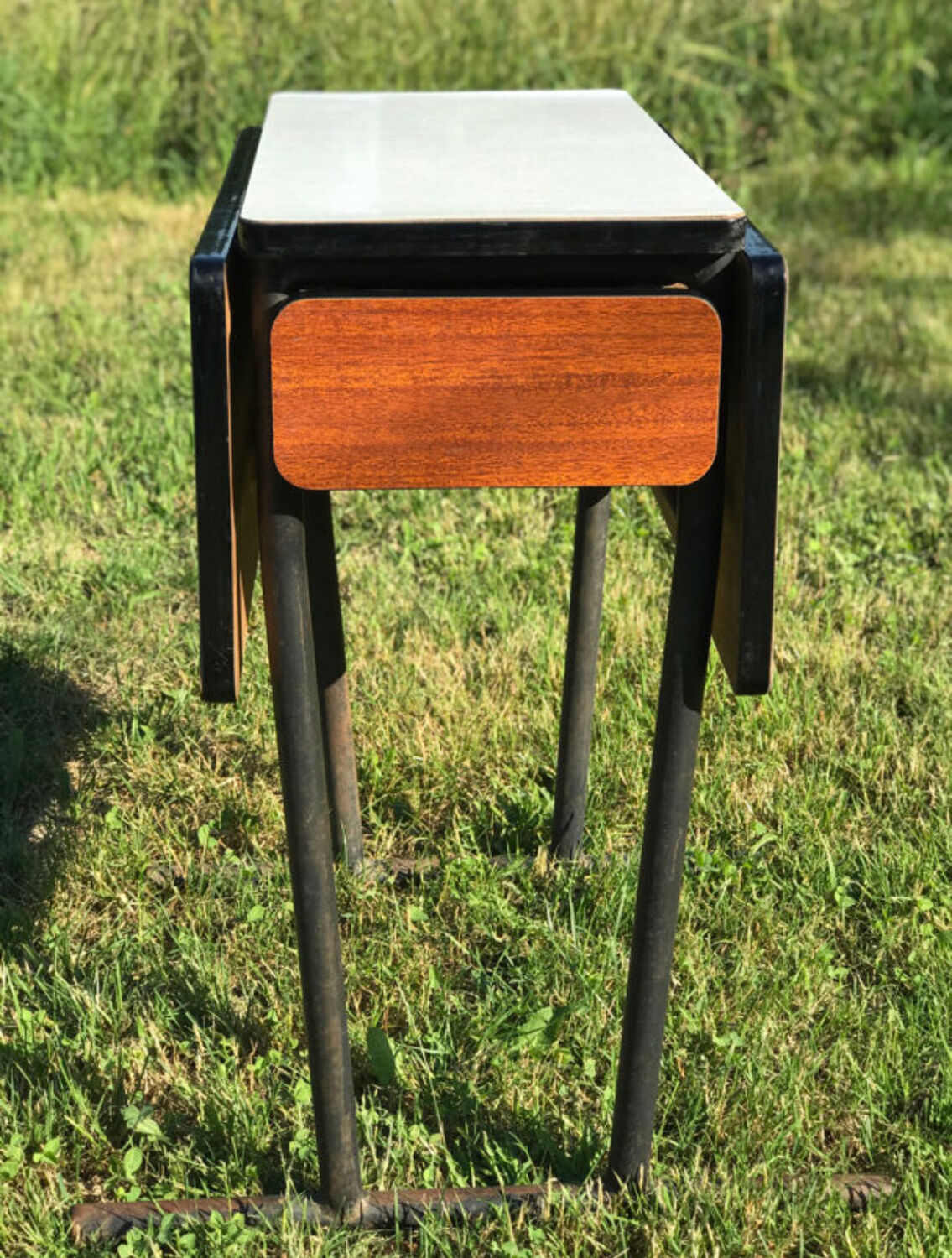 Formica feet tubes bar table