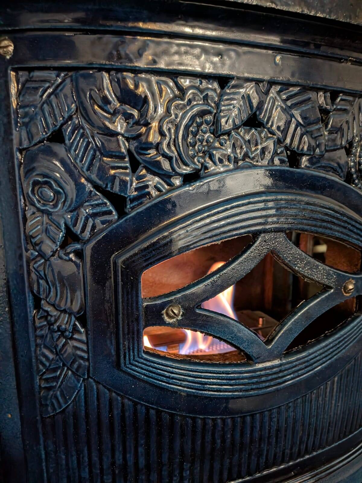 Vintage "Le Non Pareil" cast iron blue enamel pan – Upcycled to bioethanol